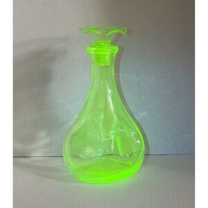 Anchor Hocking Green Vaseline Uranium Glass Decanter w/ Stopper Pinched MCM